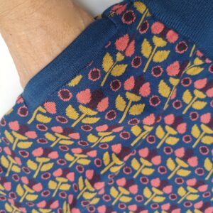 Weicher Rock in Garden Muster in den Farben blau und rosa von About Betty